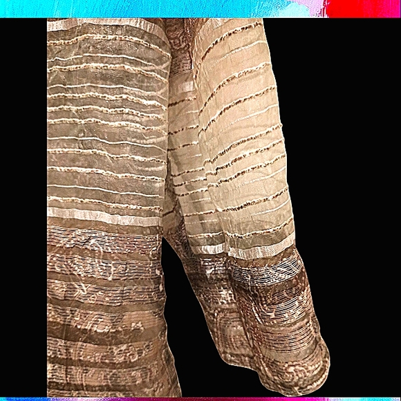 Unleash Your Style with the Pre-Loved West End Long Sleeve Button-Down Shirt - Picture 6 of 16